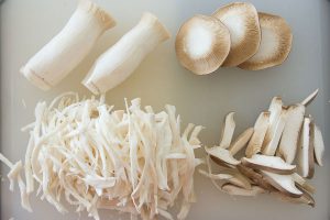 Clean, Shred, Slice Mushrooms for Farr Better Recipes®