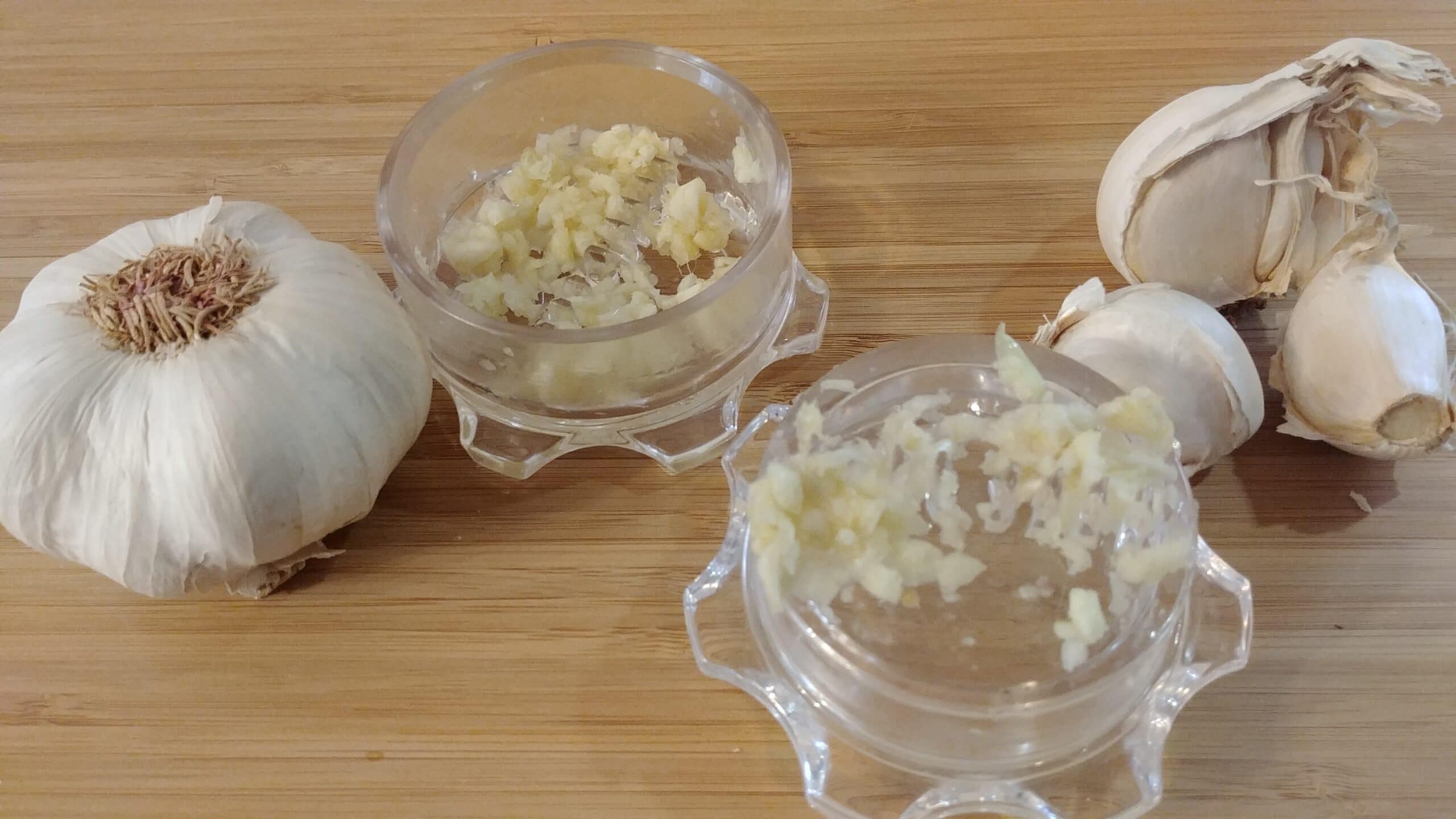 Minced garlic from a garlic mincer